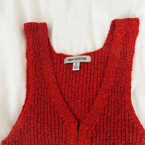 UO Demi Ribbed Sweater Vest - Picture 2 of 2